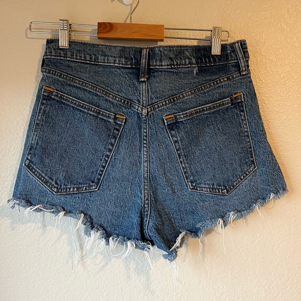 Abercrombie & Fitch The Mom Short High Rise Size 28|6 - Picture 3 of 4